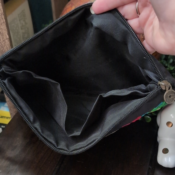 Black Embroidered Floral Geometric Wallet - Picture 4 of 7